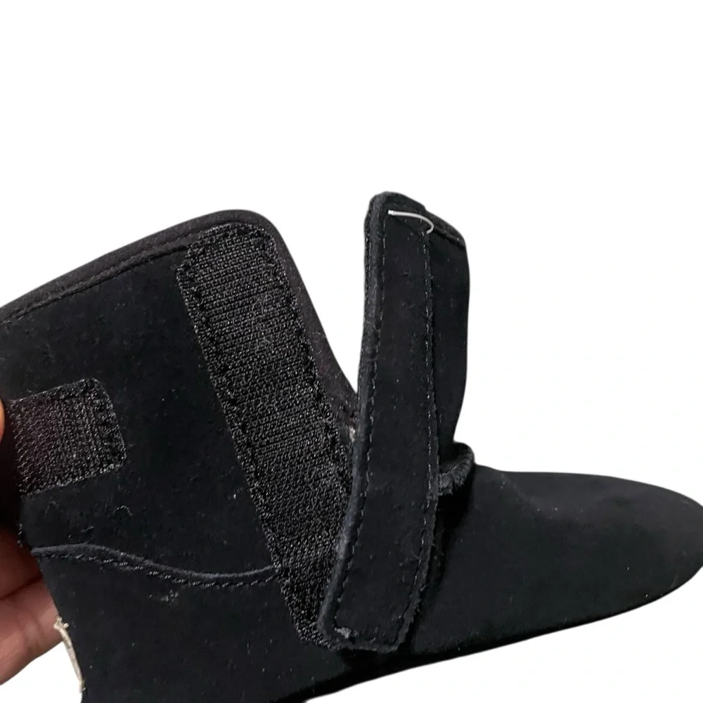 Ugg‎ Jessie Crib Toddler Toasty Warm Sheepskin Winter Boots Black Size 0/1